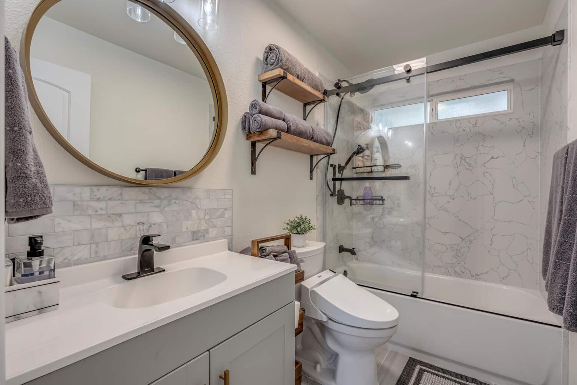 Bright great room with living, kitchen, and dining at the South Lake Tahoe home (photo 4)